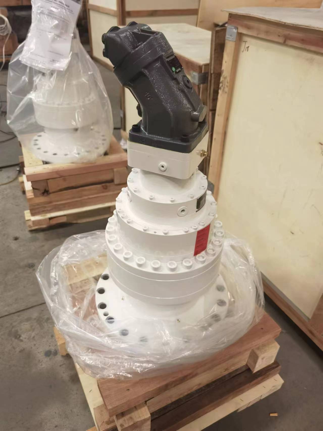我公司为一大型港口制造的港机回转减速机代替了进口减速机性能稳定，获得客户一致好评